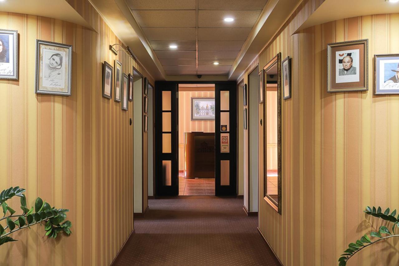 Attache Hotel Kiev Extérieur photo