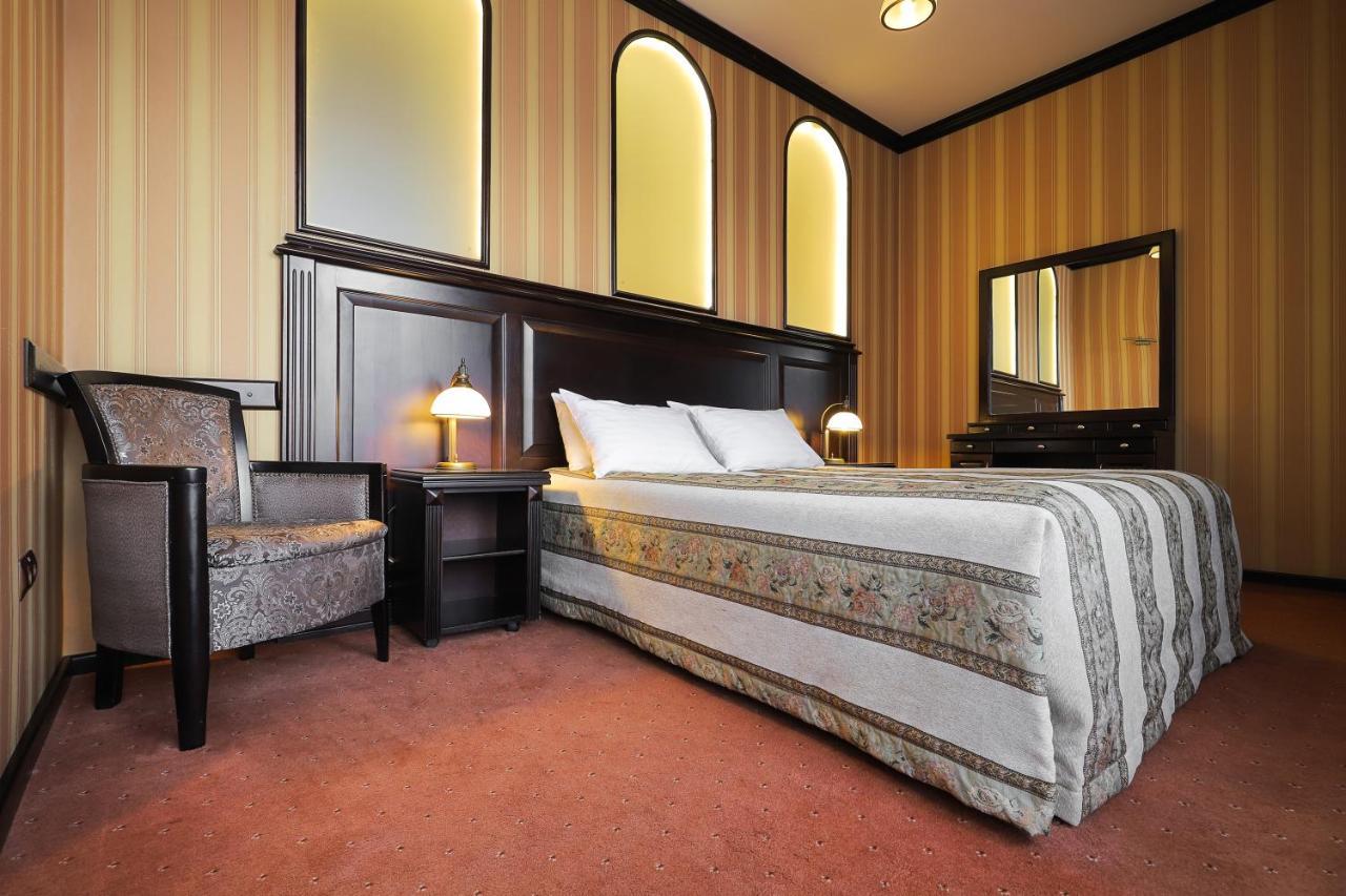 Attache Hotel Kiev Extérieur photo